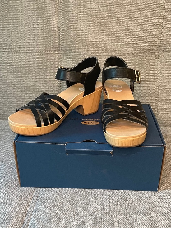 Dr. Scholl's Shoes - EUC in Box - Dr. Scholl's "First of All" open toed ankle strap clogs - Black, 8M